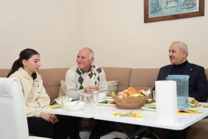 Başkan Büyükgöz; Hemşerilerinin hanelerine konuk oluyor 